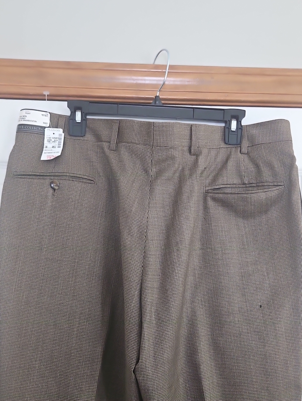 JOS A.BANK pleated Wool Pants - Picture 5 of 8